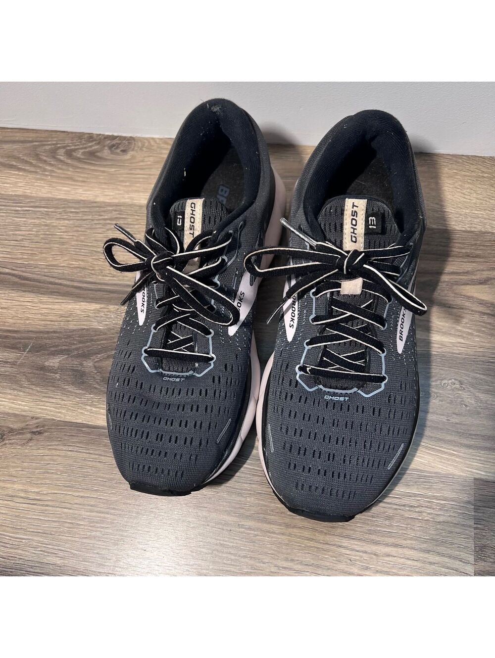 Brooks Ghost running shoes black gray women's size 8.5